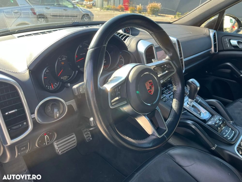 Porsche Cayenne - 8