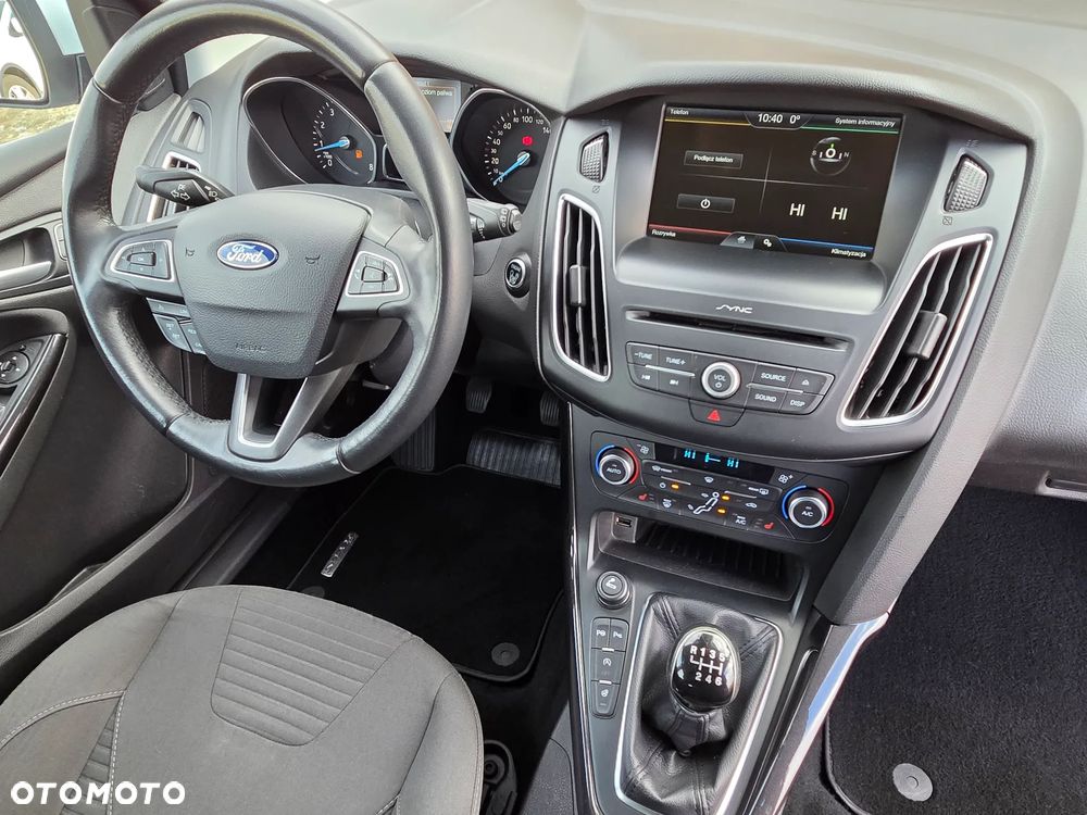 Ford Focus 1.0 EcoBoost Titanium - 23