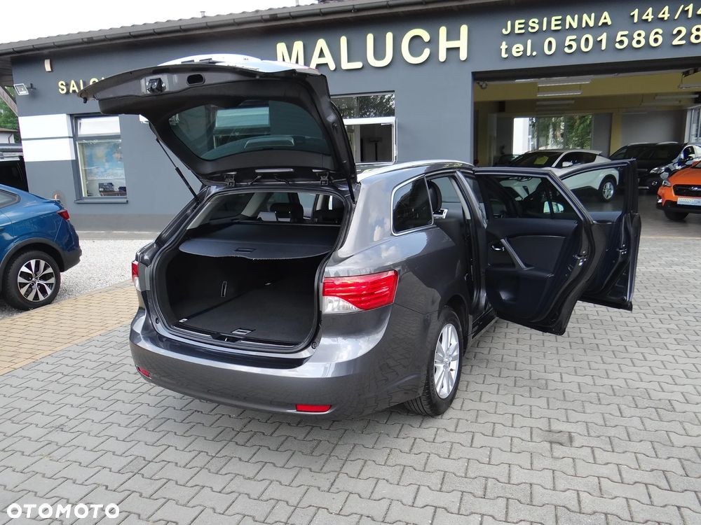 Toyota Avensis Touring Sports 1.8 Executive - 16