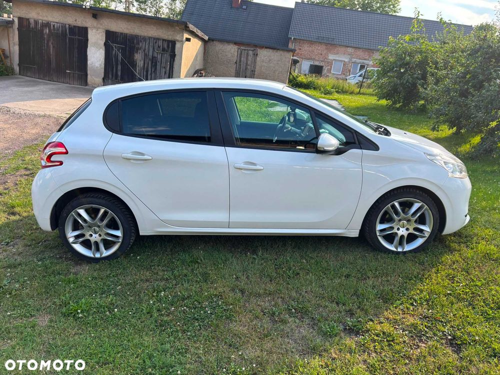 Peugeot 208 - 7