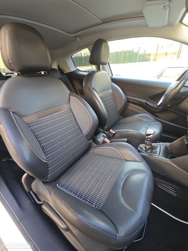 Peugeot 208 1.6 THP XY - 28