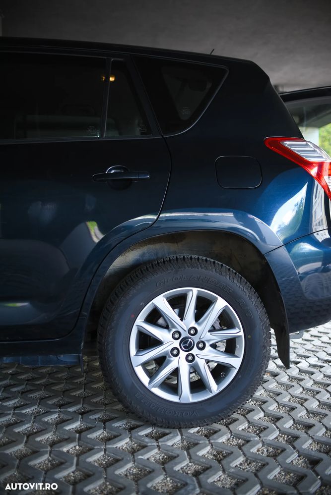 Toyota RAV4 - 7