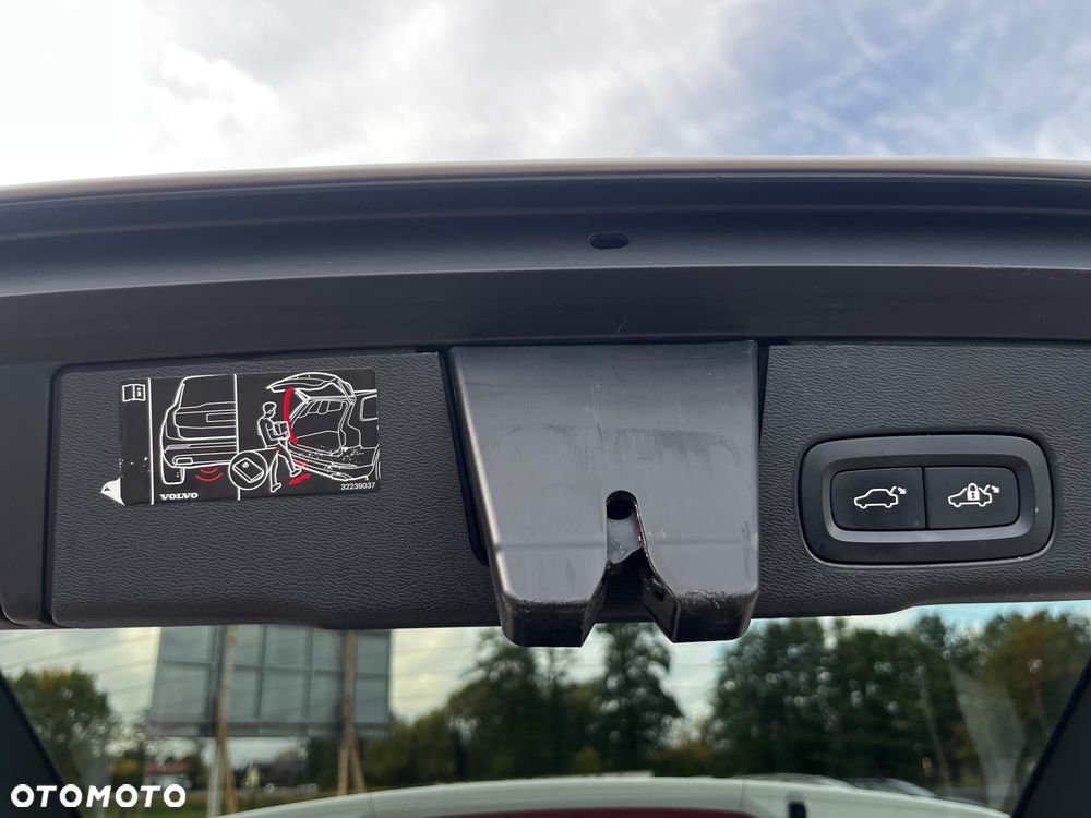 Volvo XC 60 T5 AWD Momentum - 34