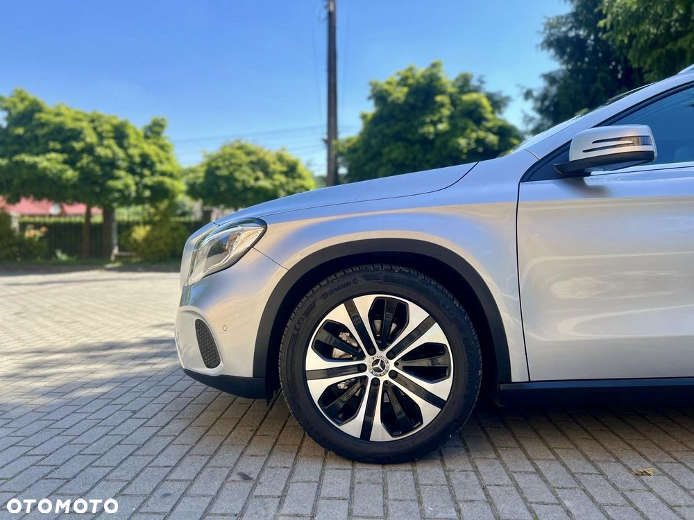 Mercedes-Benz GLA 180 7G-DCT Style - 10