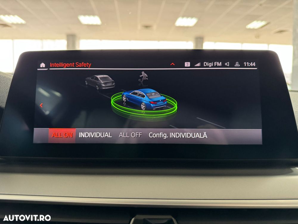 BMW Seria 5 530d xDrive Aut. - 38