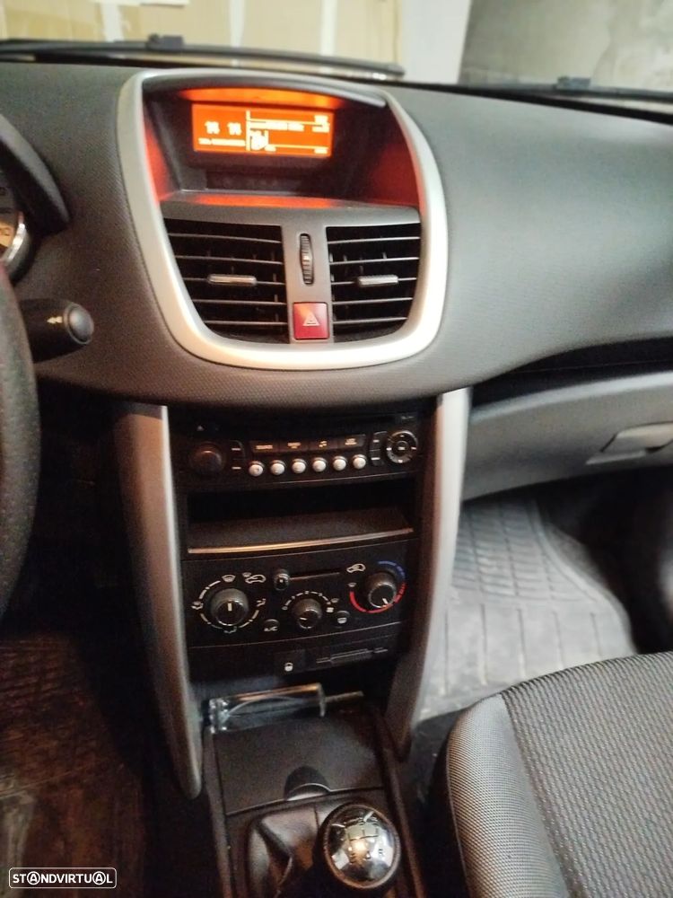 Peugeot 207 1.4 16V Open - 20