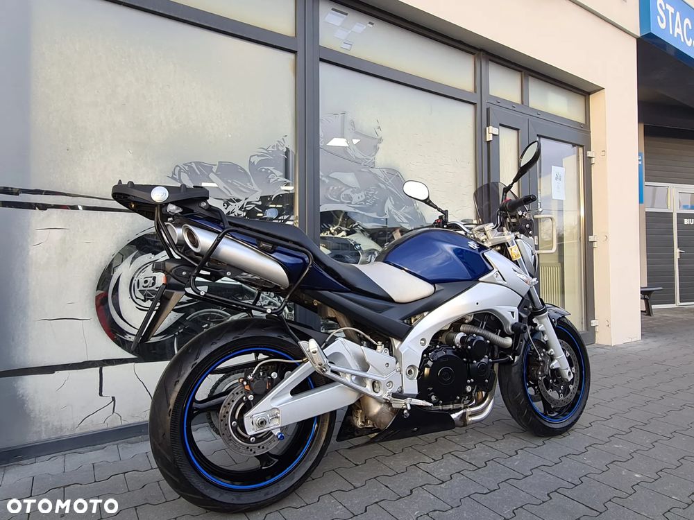 Suzuki GSR - 6