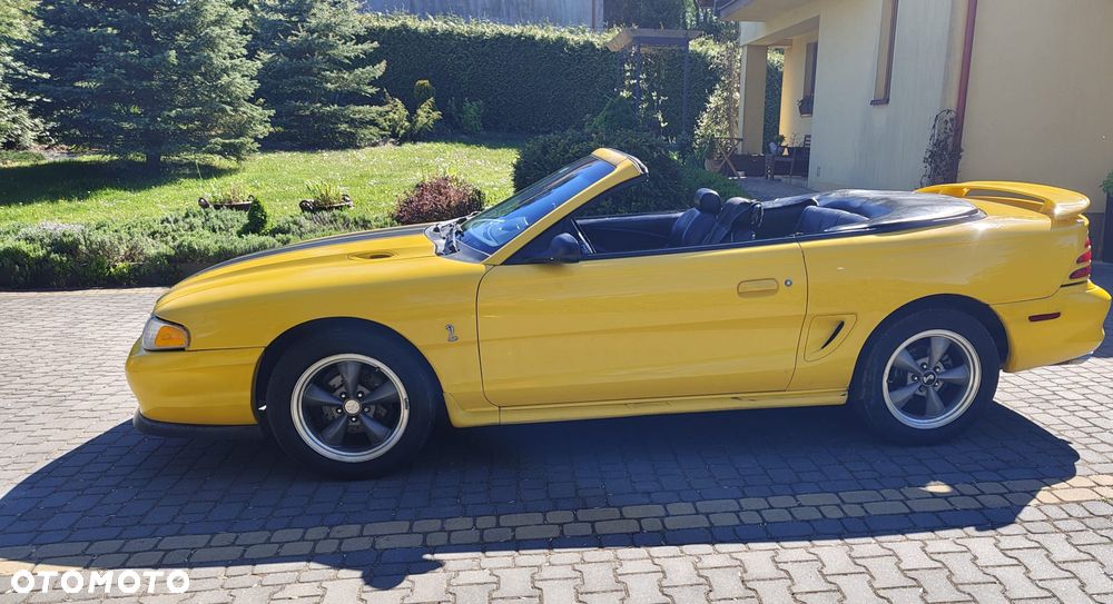 Ford Mustang - 3