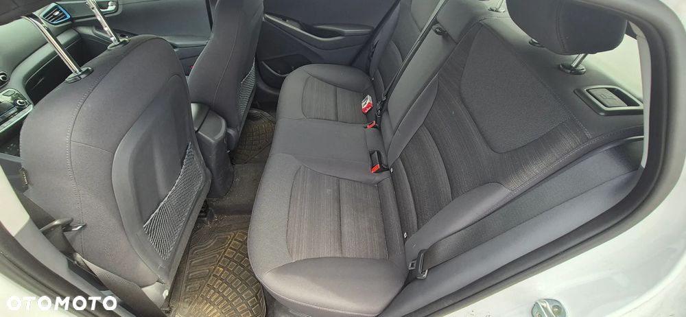 Hyundai IONIQ Hybrid Platinum - 16