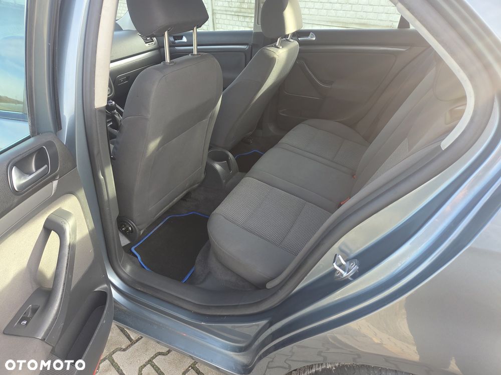 Volkswagen Jetta 1.6 Trendline - 16