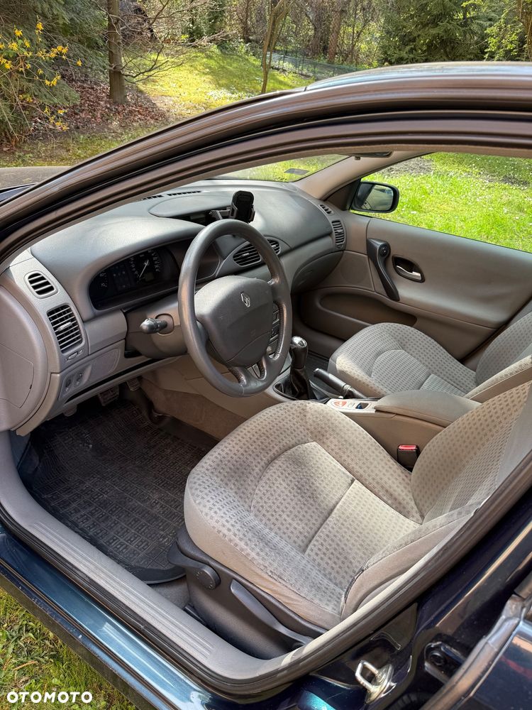 Renault Laguna 1.8 16V Expression - 4