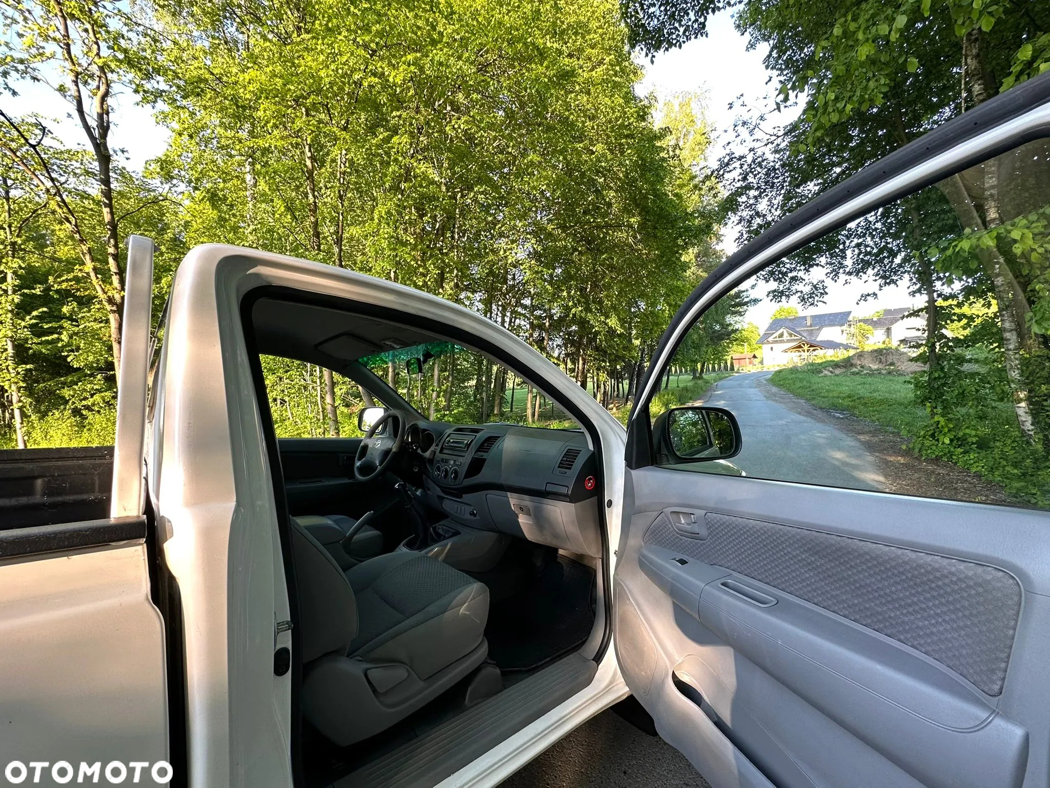 Toyota Hilux 2.5 D-4D DLX + 2os - 17