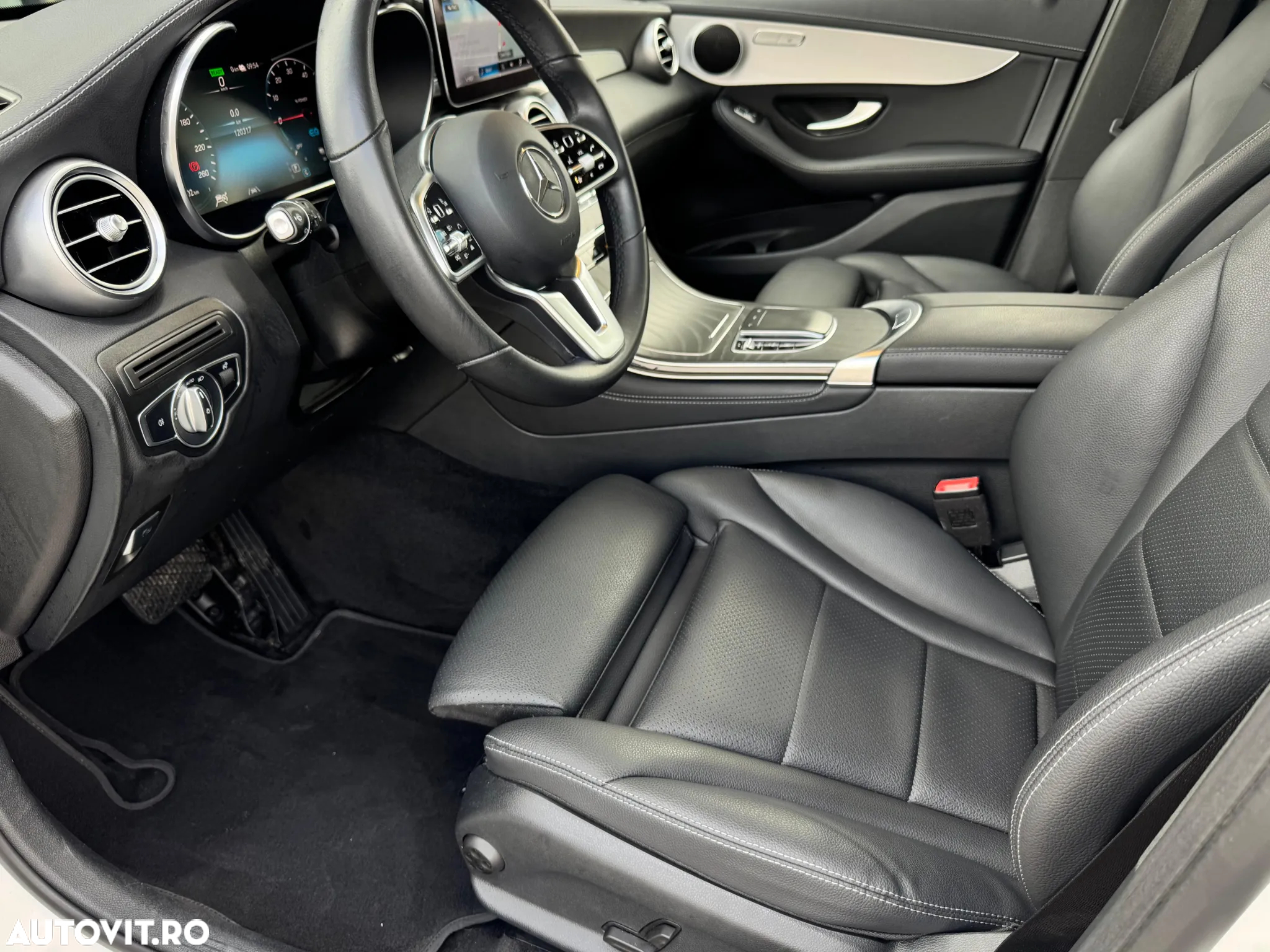 Mercedes-Benz GLC 300 e 4MATIC - 11