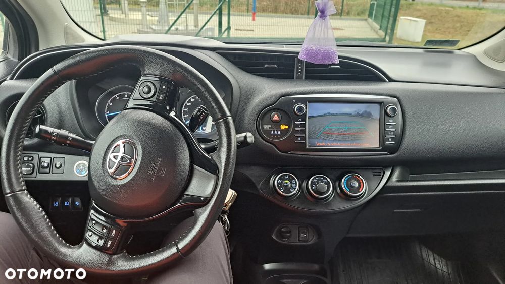 Toyota Yaris 1.5 Premium CVT - 7