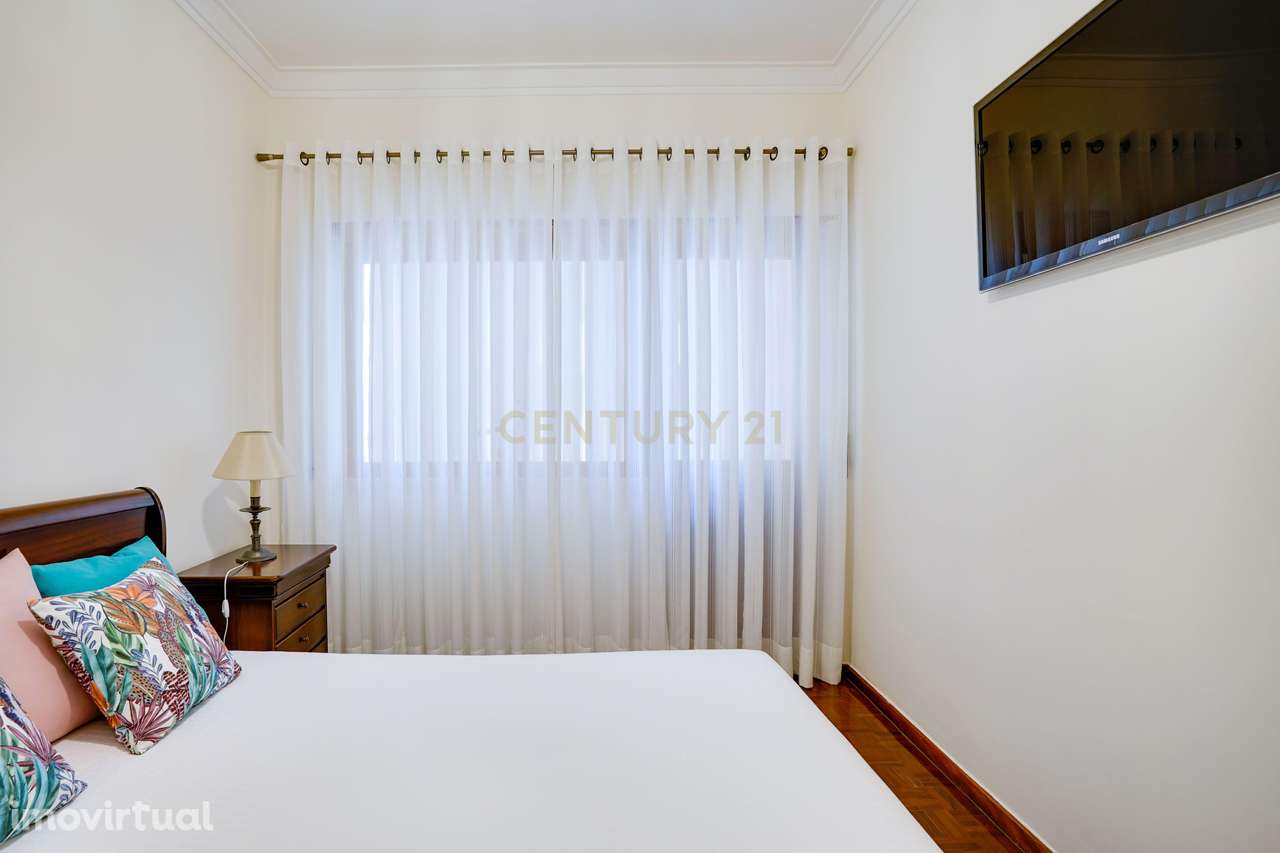 Oportunidade de investimento T2+T2 na Costa da Caparica - Grande imagem: 3/47