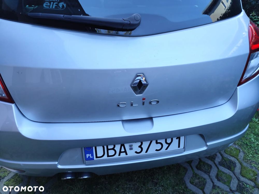 Renault Clio - 9
