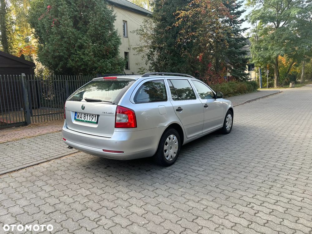 Skoda Octavia 2010 photo 5