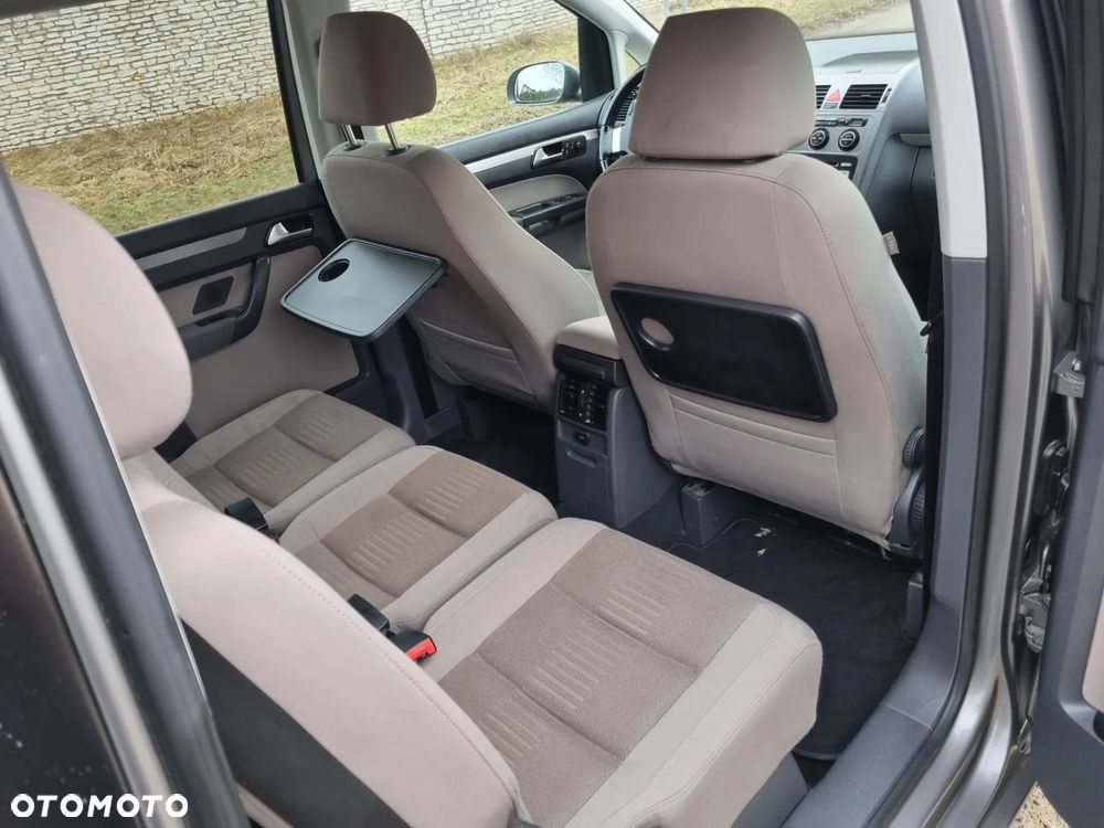 Volkswagen Touran 2.0 TDI Highline - 22