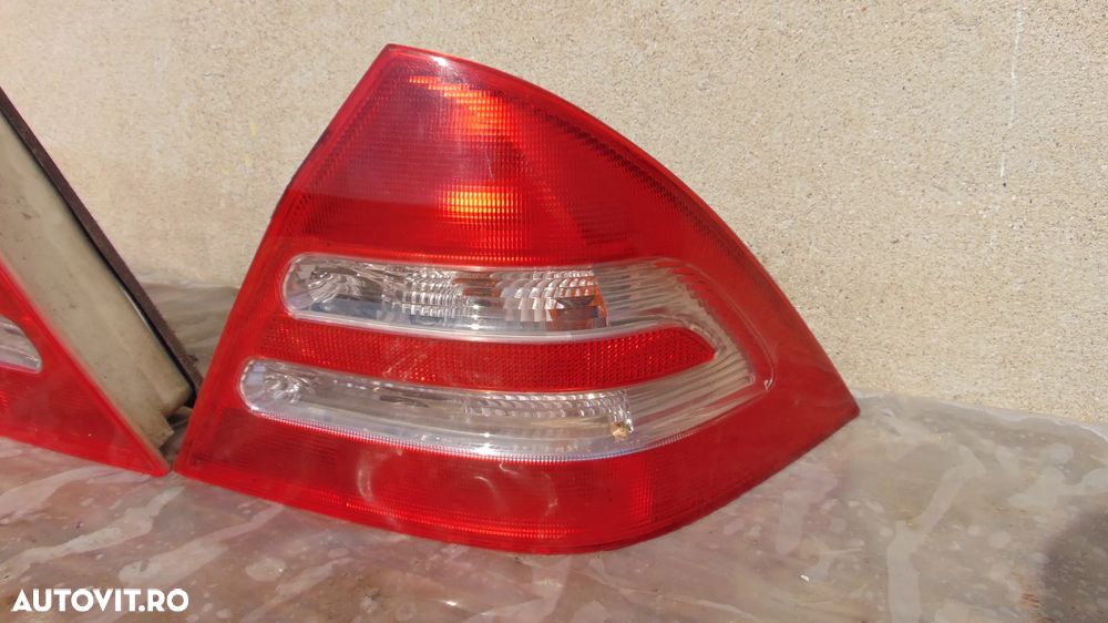 Stop stanga-dreapta Mercedes C-Class W203 Sedan an 2002-2007 - 2