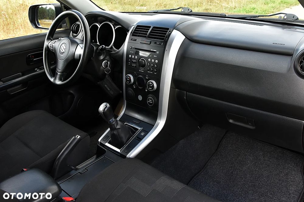 Suzuki Grand Vitara - 22