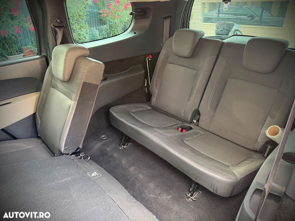 Dacia Lodgy 1.5 dCi 109 CP Laureate - 16