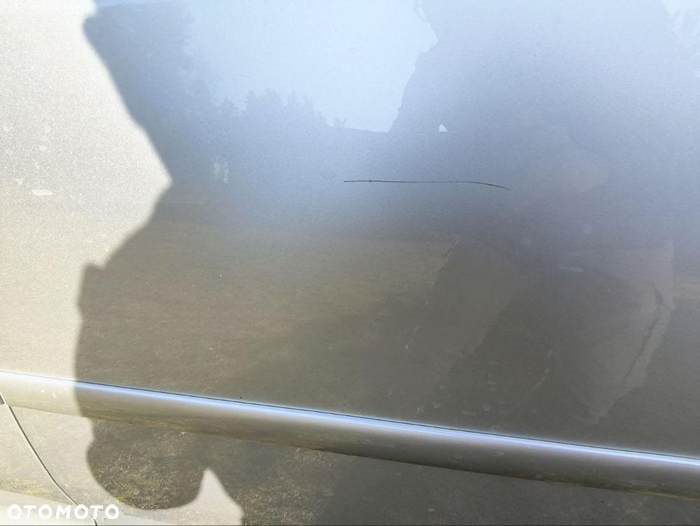 Volkswagen Touran 1.6 TDI DPF BlueMotion Technology DSG Comfortline - 9