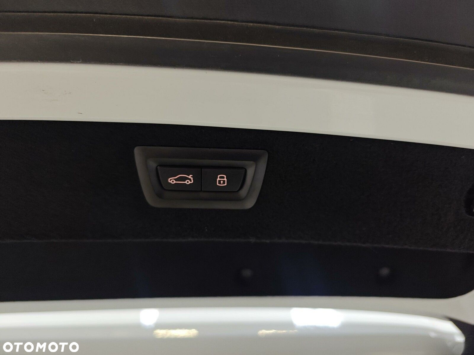 BMW Seria 8 840i - 19