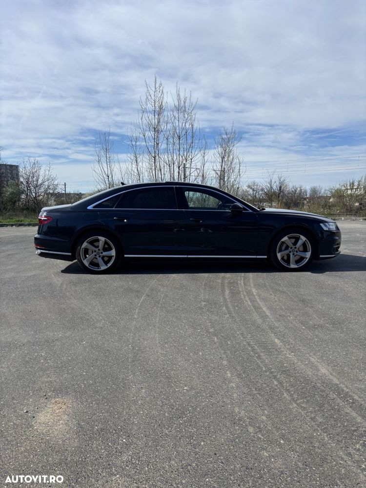 Audi A8 - 6