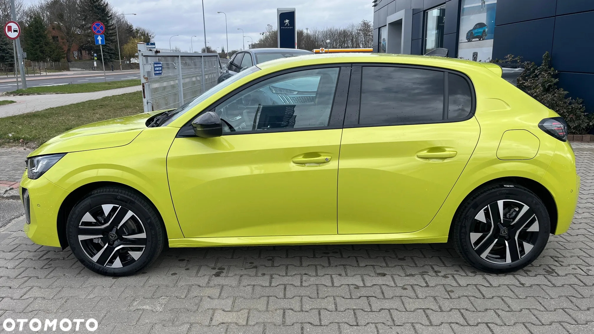Peugeot 208 1.2 mHEV Allure - 3