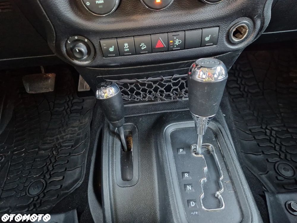 Jeep Wrangler 2.8 CRD Unlim Rubicon - 14