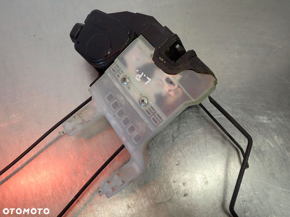 ZAMEK LEWY PRZÓD DRZWI HYUNDAI TUCSON I - 4