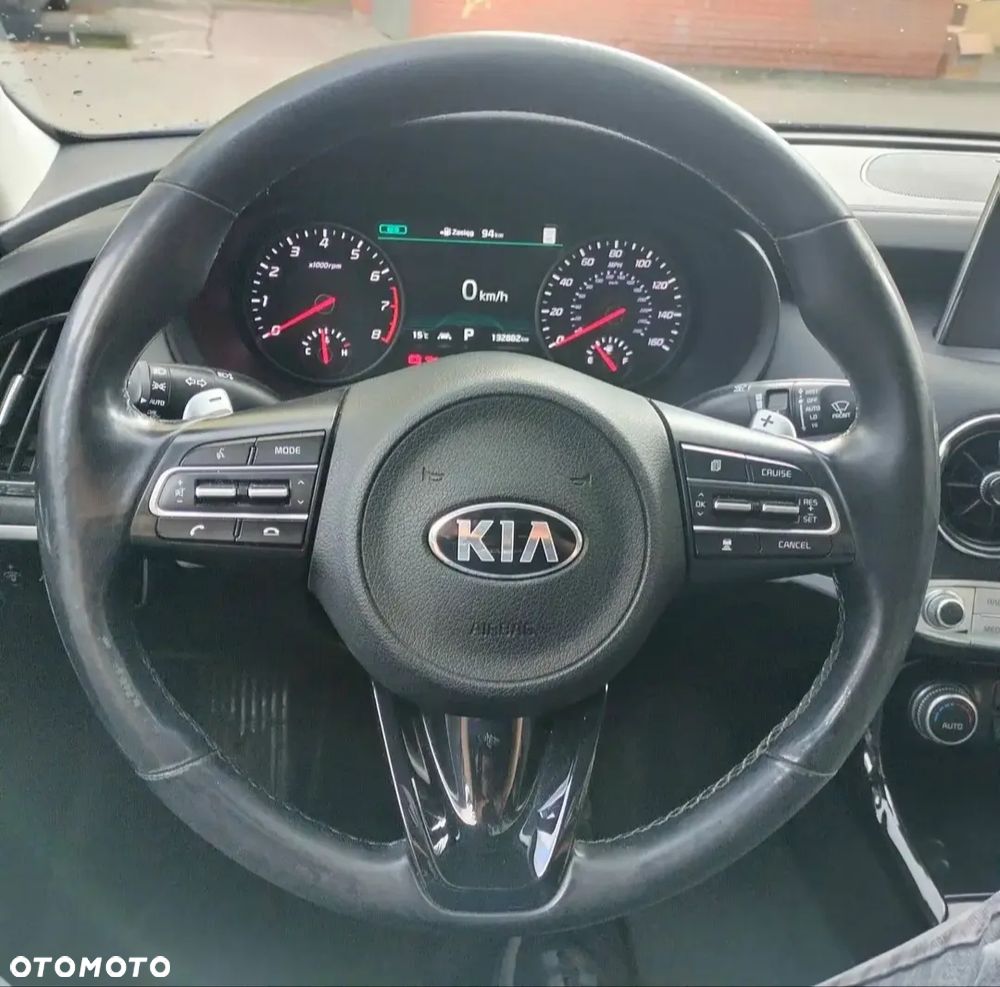 Kia Stinger - 11