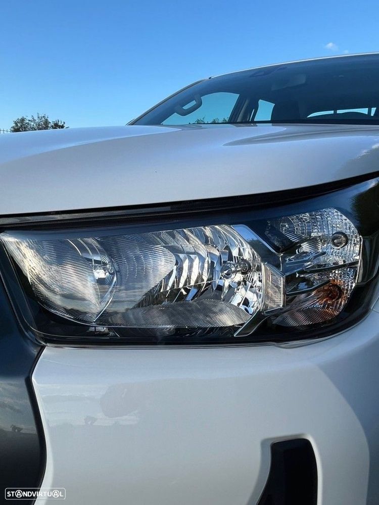 Toyota Hilux 2.4 D-4D 4WD CD CH Aut. - 5