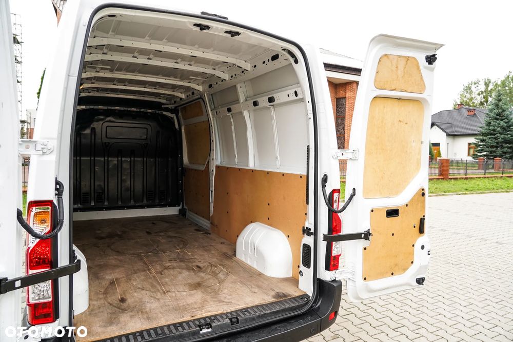 Renault Master III 130 L3H2 - 24