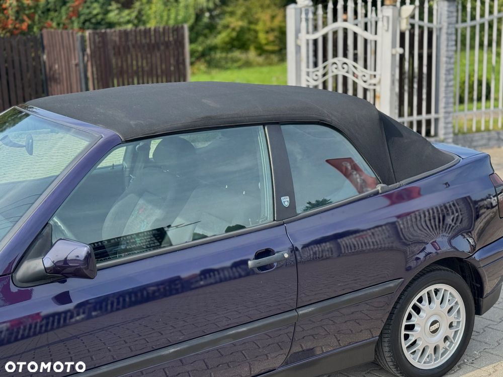 Volkswagen Golf Cabrio 1.8 - 19