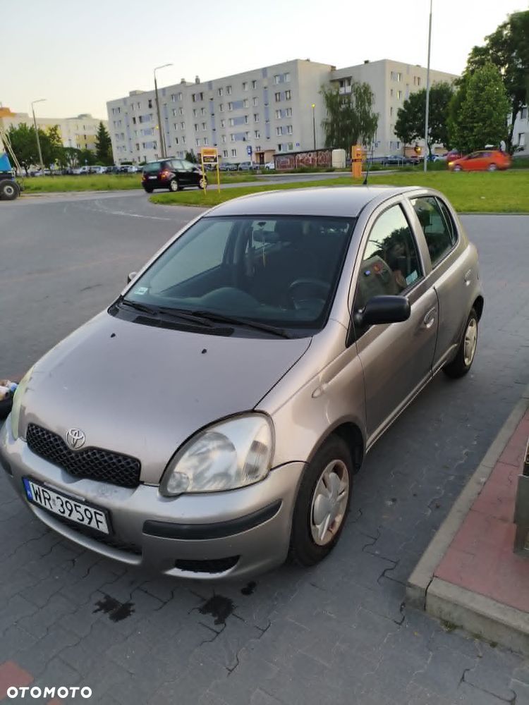 Toyota Yaris 1.0 Base - 15