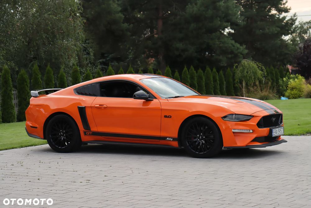 Ford Mustang - 32