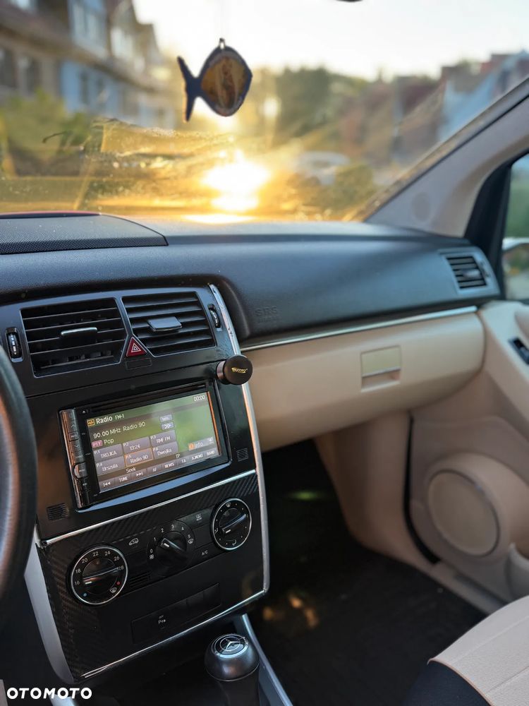 Mercedes-Benz B-Class 2007 photo 2