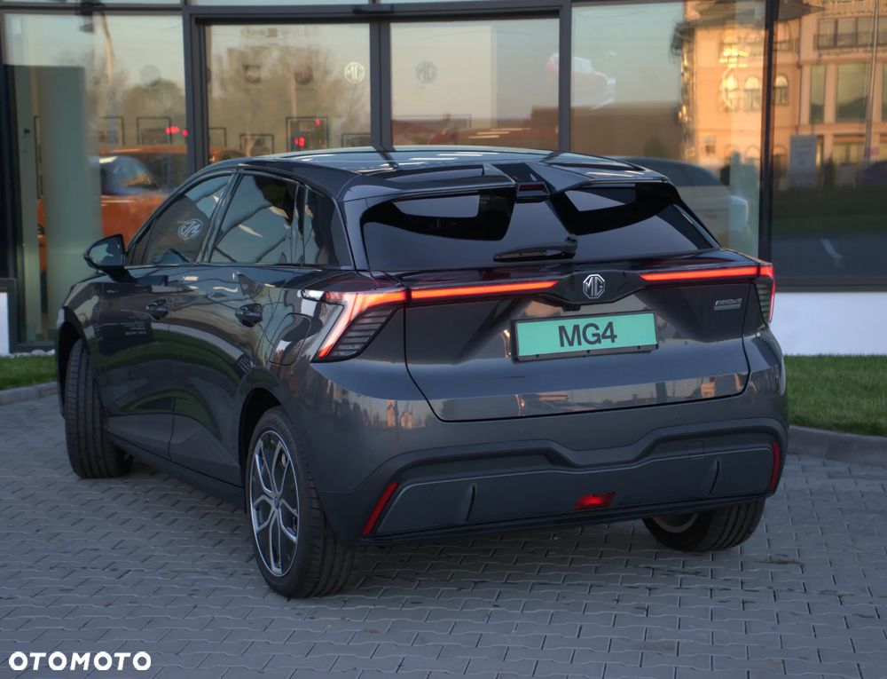 MG 4 Luxury 49 kWh - 8