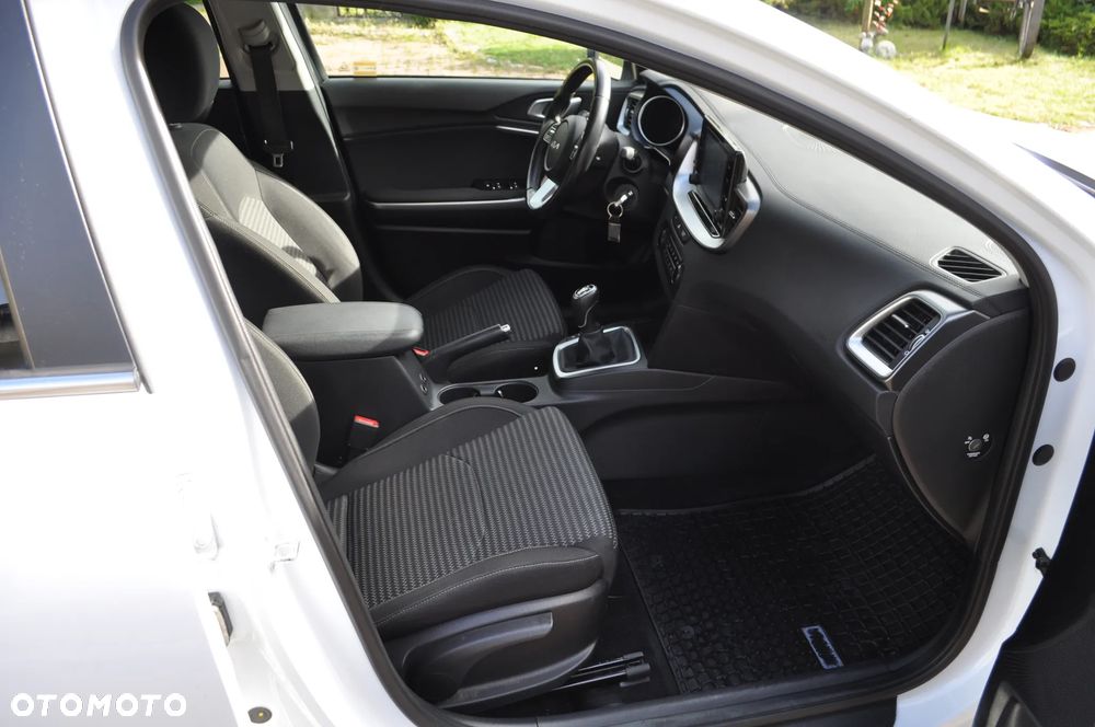 Kia Ceed 1.5 T-GDI GT-Line - 11