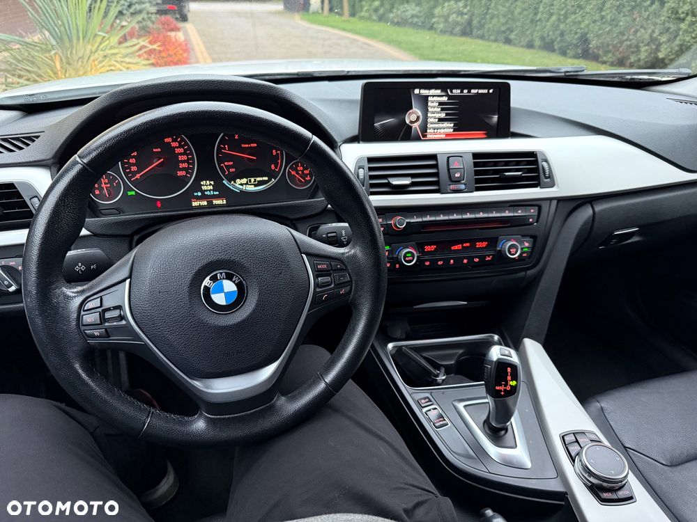 BMW Seria 3 320d Efficient Dynamics Edition - 24