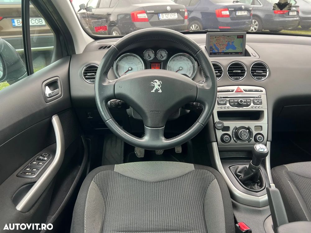 Peugeot 308 1.6E Premium Pack - 6