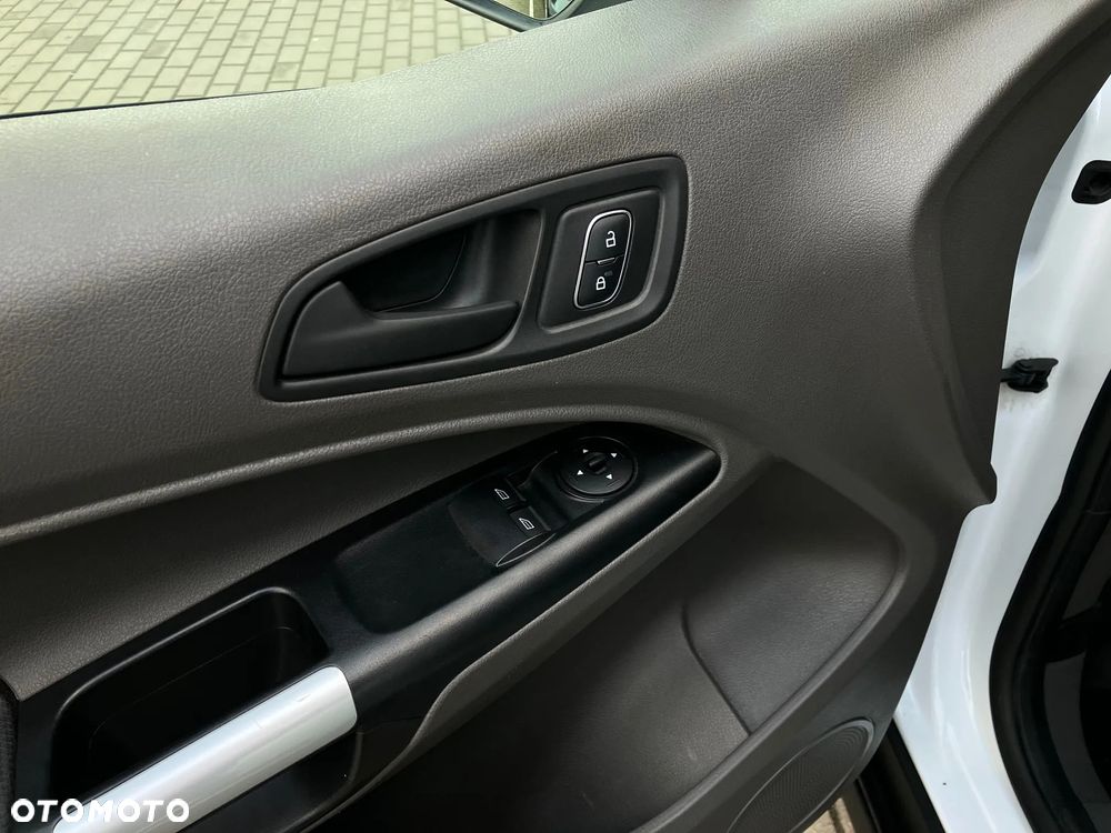 Ford TRANSIT CONNECT - 27
