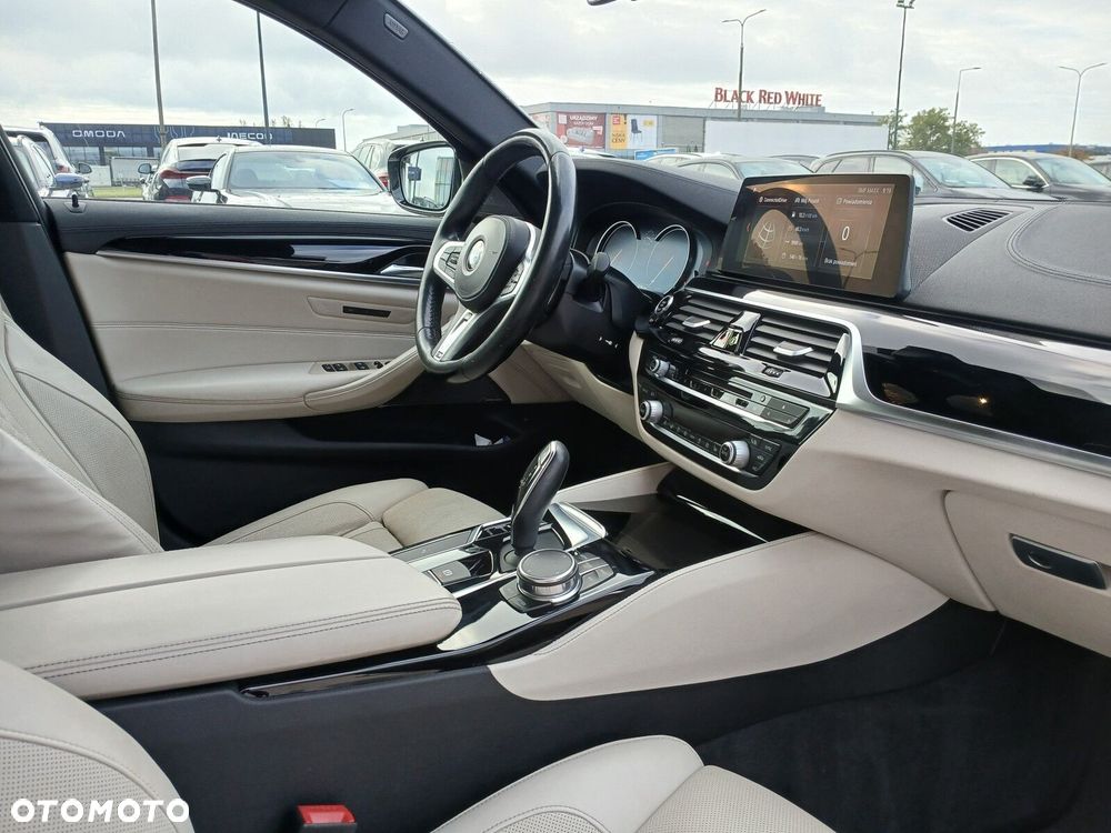 BMW Seria 5 540i xDrive M Sport sport - 12