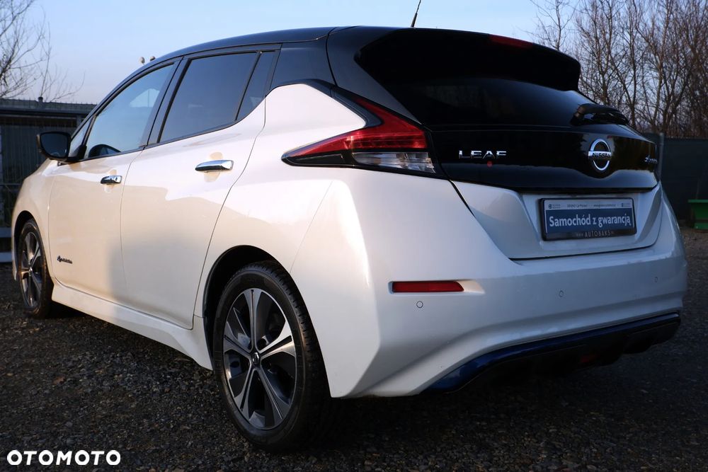 Nissan Leaf 40 kWh TEKNA - 27