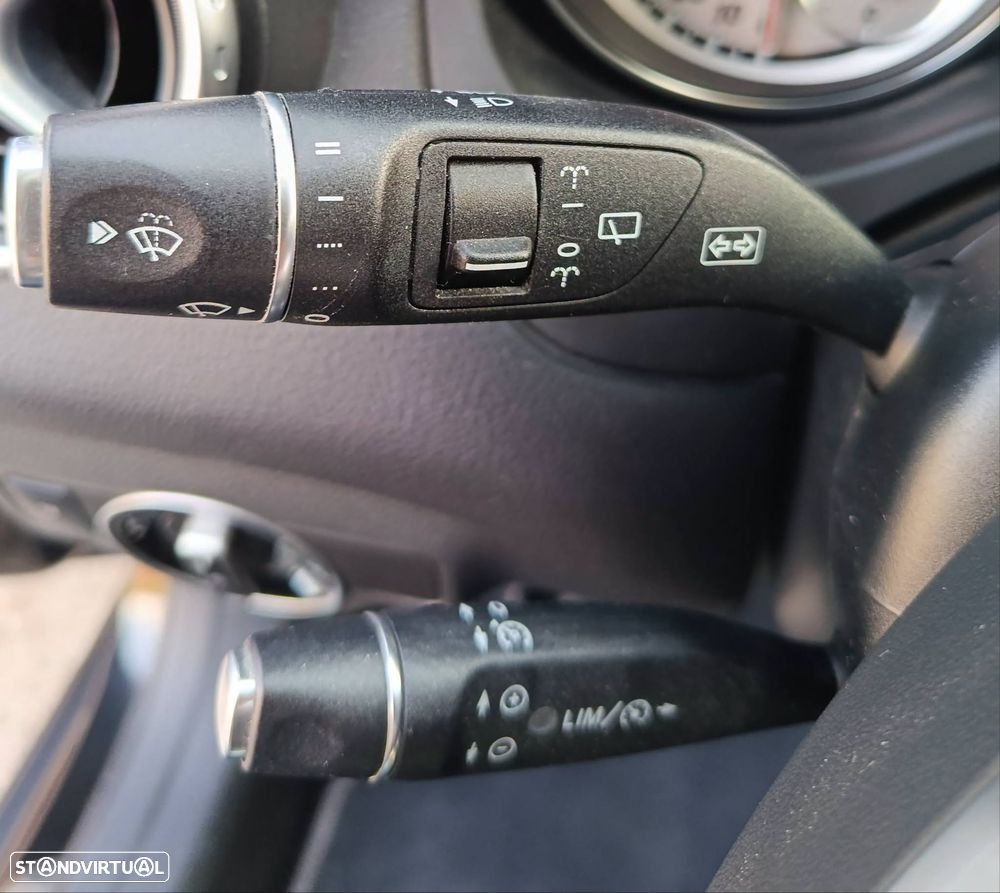 Mercedes-Benz GLA 200 d AMG Line - 12