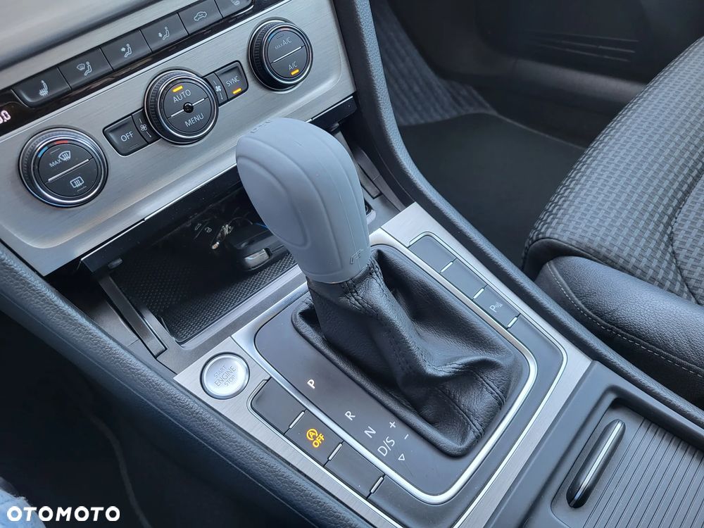 Volkswagen Golf - 20