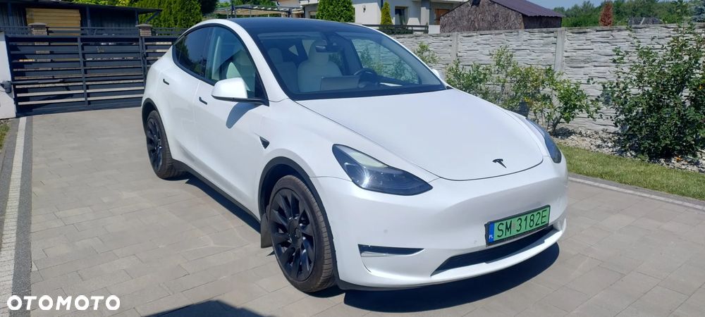 Tesla Model Y Long Range AWD - 1