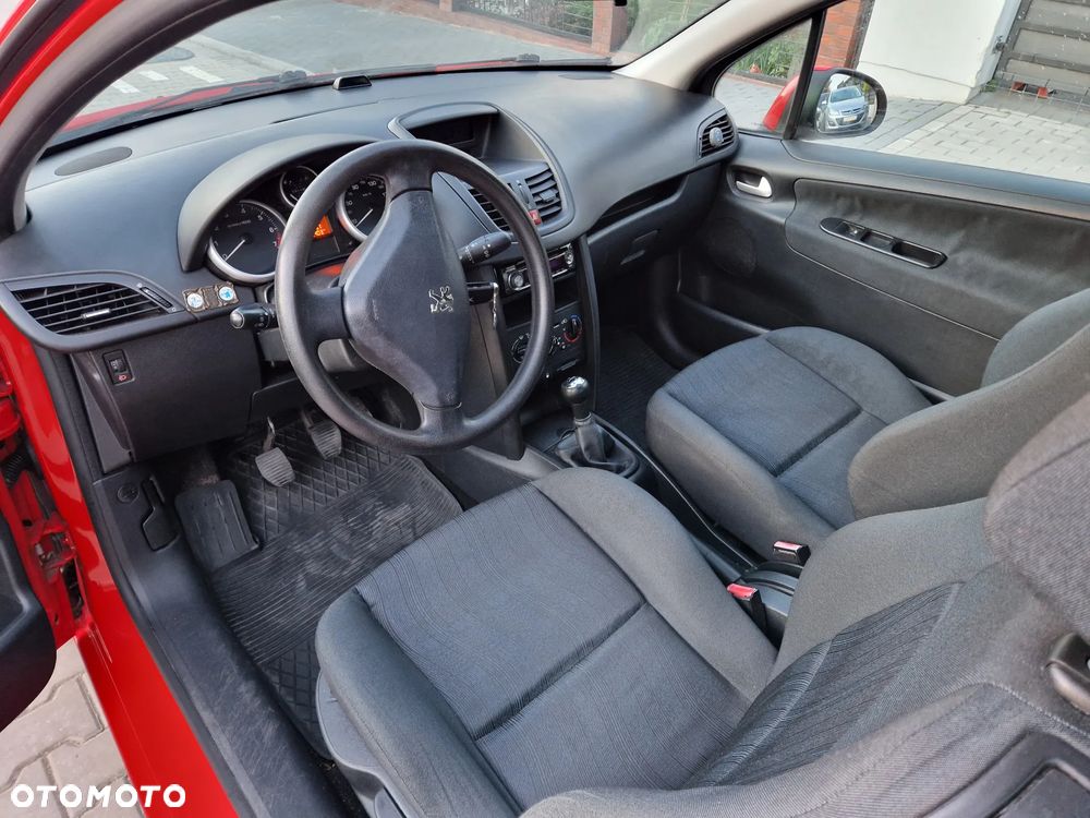 Peugeot 207 1.4 16V Trendy - 10