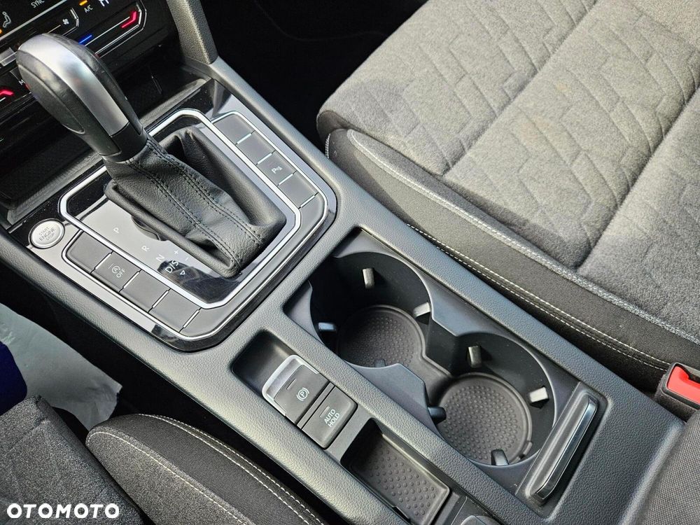 Volkswagen Passat Variant 2.0 TDI EVO Business DSG - 20